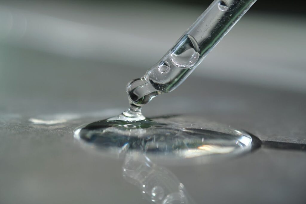 Niacinamide is a water-soluble version of vitamin B3. It helps build keratin. Keratin is a protein that sustains skin health. It's been shown to make skin stronger, smoother, and brighter.